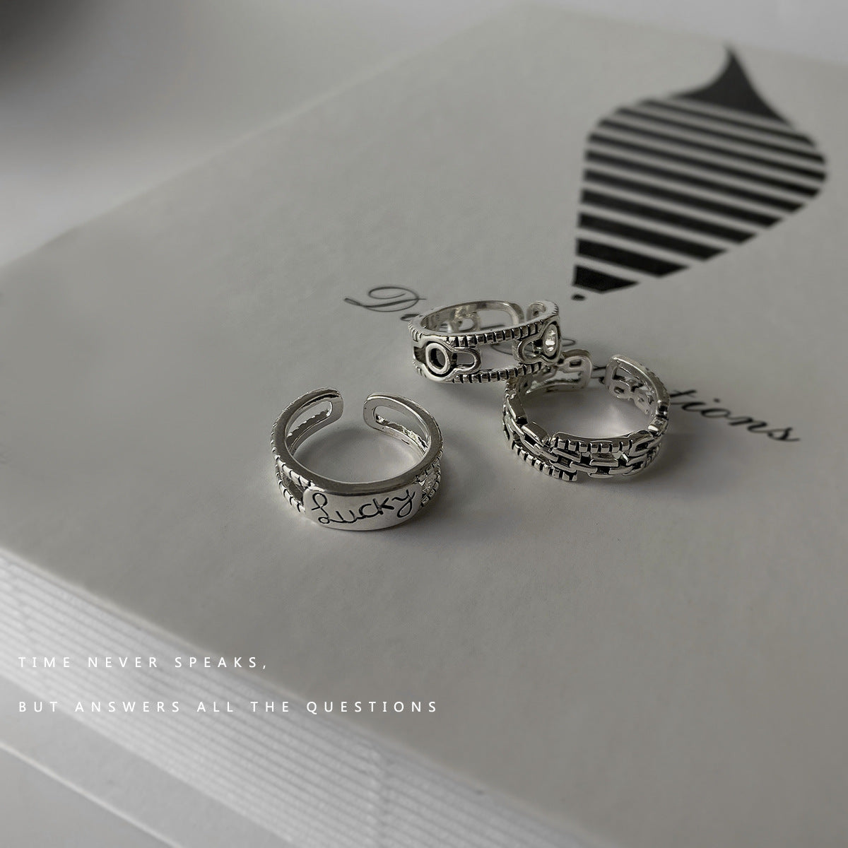 Retro Light Luxury Chain Letter Double Ring Women