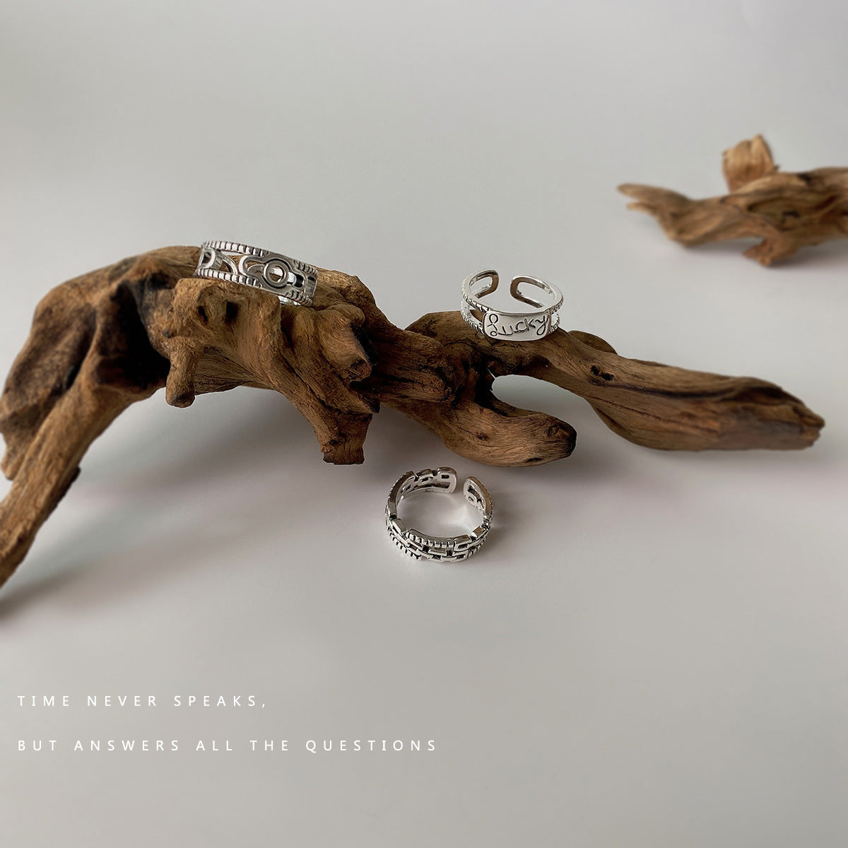 Retro Light Luxury Chain Letter Double Ring Women