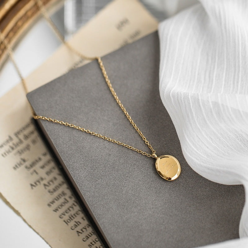 All Light Luxury Gold Adzuki Doudou Alphabet Necklace Women